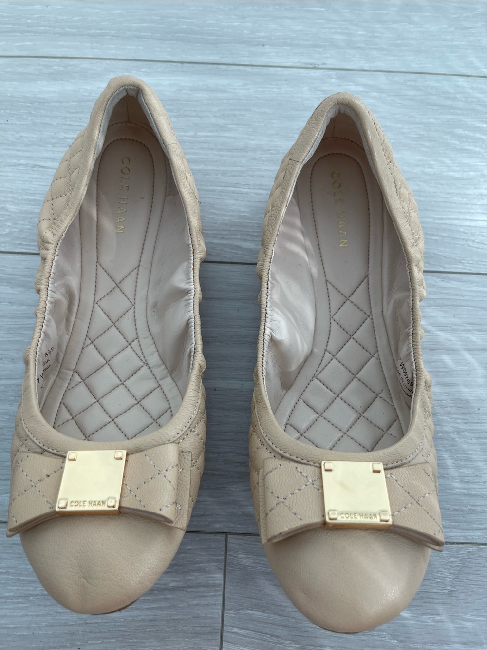 Women’s Cole Haan Beige Quilted Leather Ballet Flats with Gold Plate Size 8.5